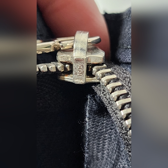 Yves Saint Laurent Muse Two hand bag. Corner wear On All 4 Corners - Picture 13 of 14